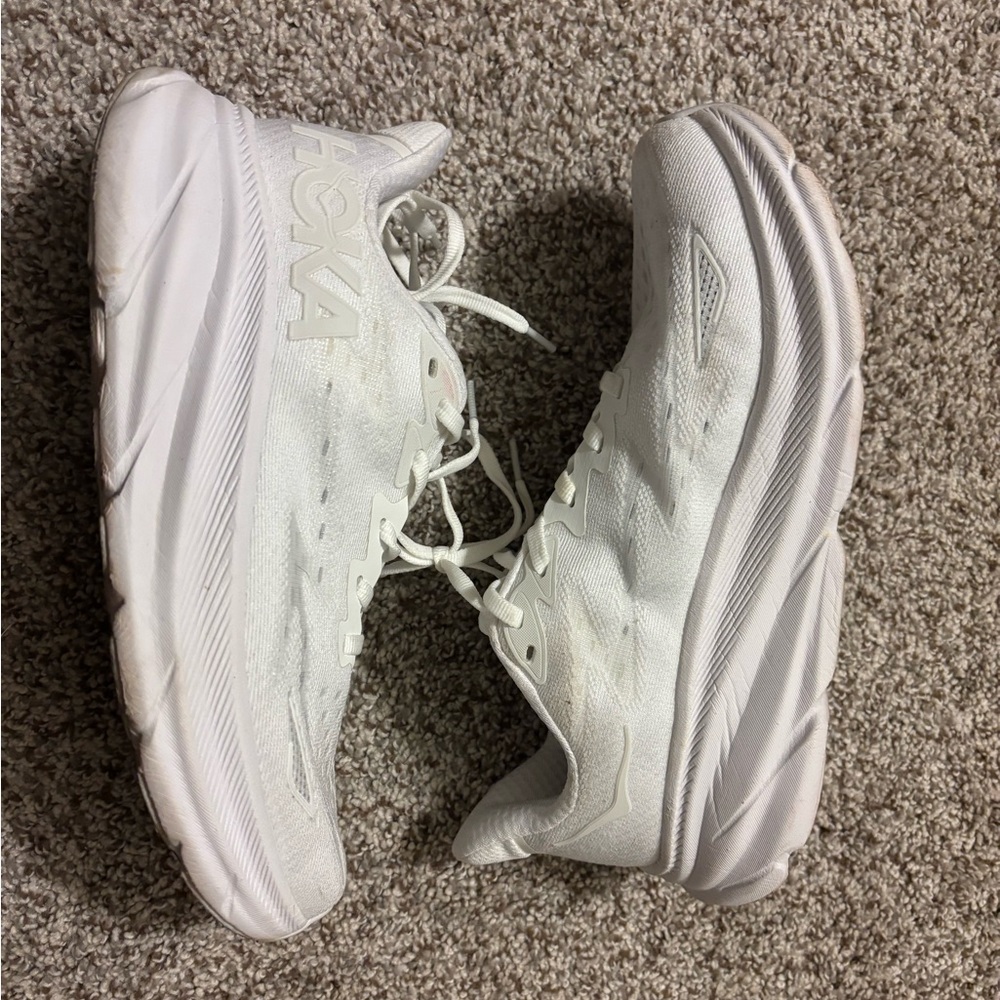 White Hoka Tennis Shoes Size 8 Women’s